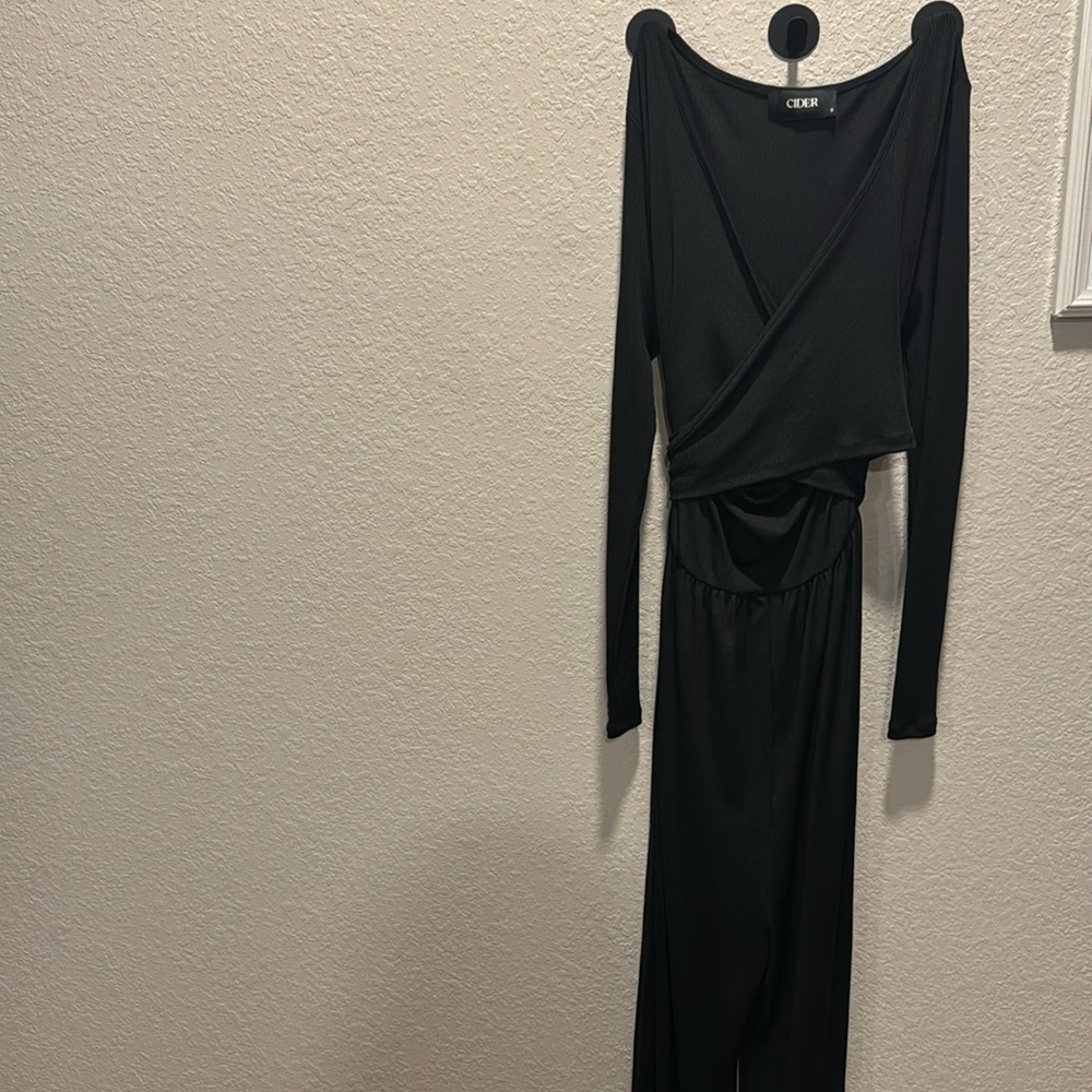 Black cross over jumper